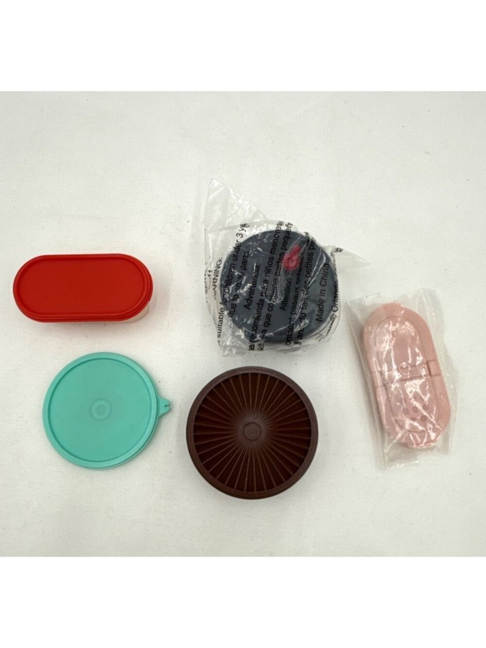 Vintage Tupperware 5-Piece Magnetic Lid Covers For Containers In Assorted Colors